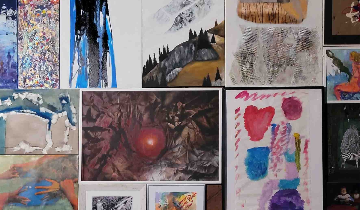 PICTURES OF mANy EXHIBISIONs